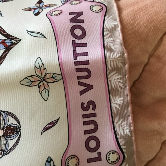 Louis Vuitton Love Birds Square FLAWLESS - Picture 8 of 10